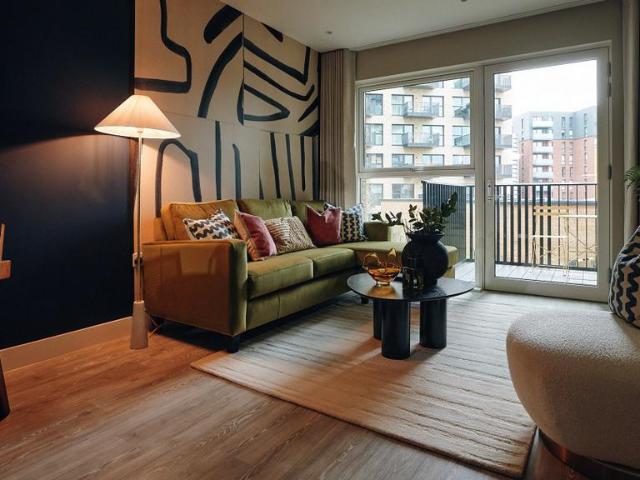Flat for sale in London Borough of Hounslow, Strand