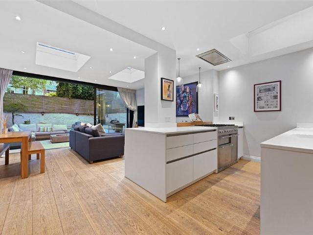 Flat for sale in Brook Green, Greater London
