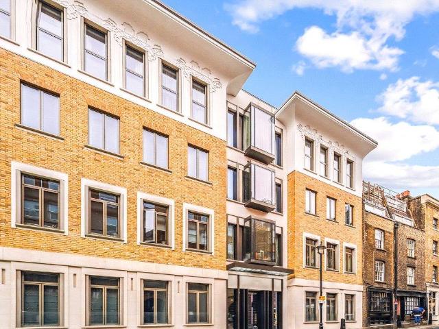 Flat for sale in Covent Garden, Greater London