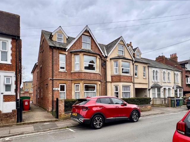 Flat for sale in Robin Hood, The Slade