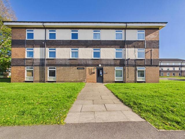 Flat for sale in Glasshoughton, Castleford