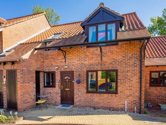 Flat for sale in Acomb, High Field