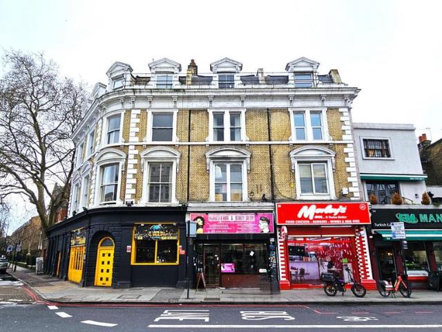 Flat for sale in Camberwell, Greater London
