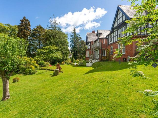 Flat for sale in Upper Bangor, Bangor