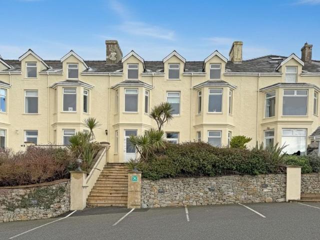 Flat for sale in Trearddur, Wales