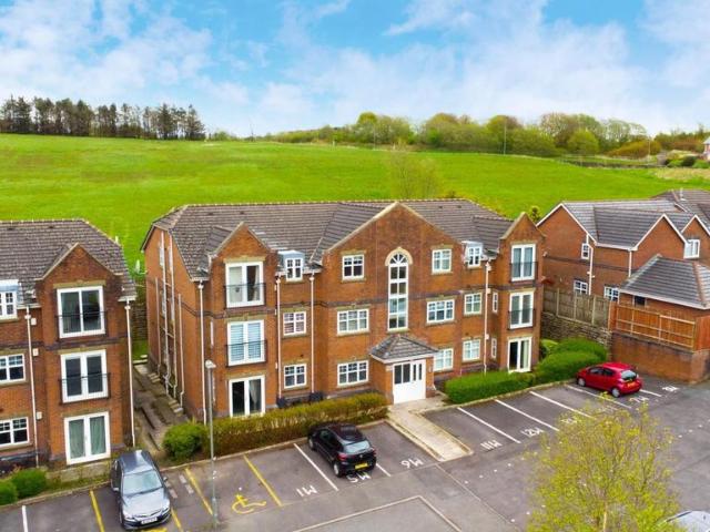 Flat for sale in Blacksnape, Darwen