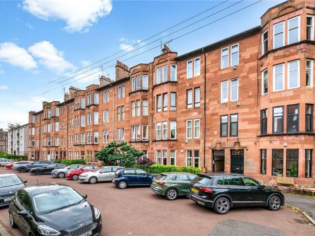 Flat for sale in Shawlands, Scotland