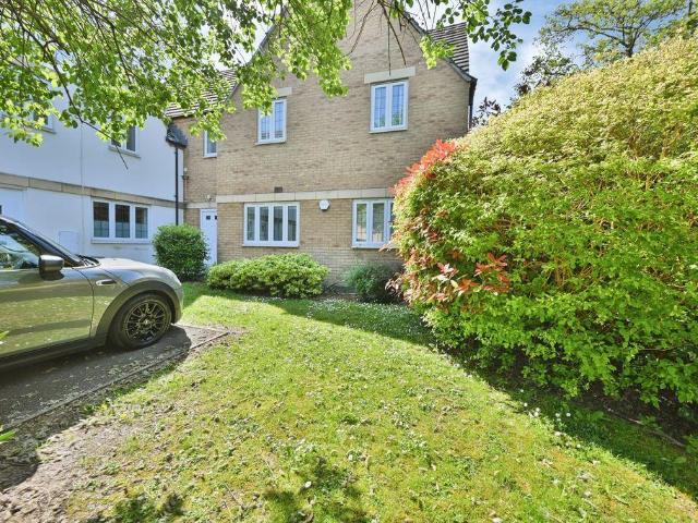 Flat for sale in Fossebridge, Gloucestershire