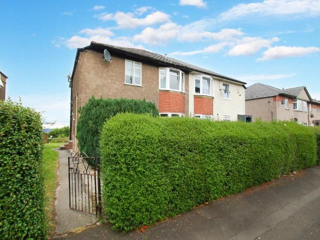 Flat for sale in Hillington, Scotland