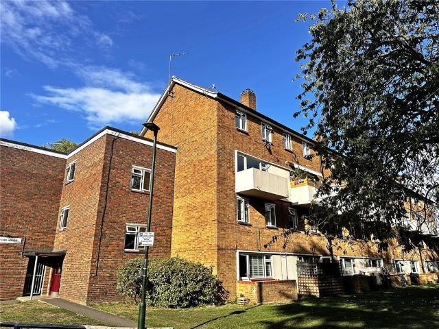 Flat for sale in London Borough of Richmond upon Thames, Greater London