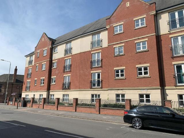 Flat for sale in Elmfield, Leicestershire