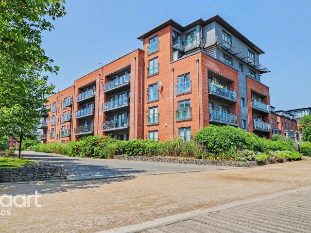 Flat for sale in Hunslet, West Yorkshire