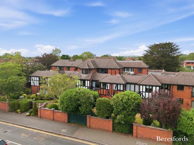 Flat for sale in Emerson Park, Greater London