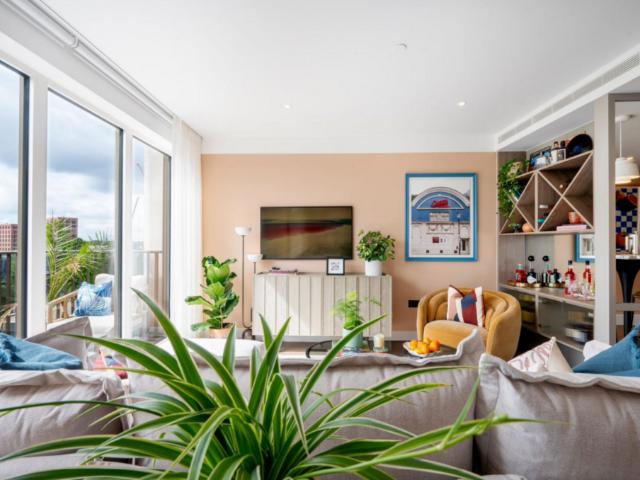 Flat for sale in London Borough of Hammersmith and Fulham, Greater London