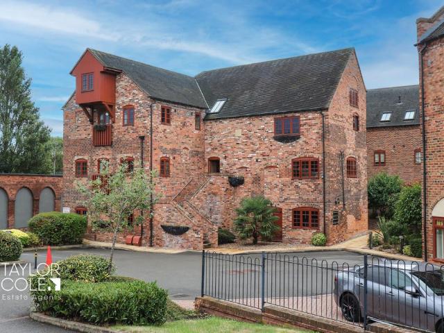 Flat for sale in Kingsbury CP, Gun Hill