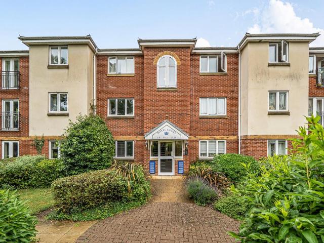 Flat for sale in Greater London