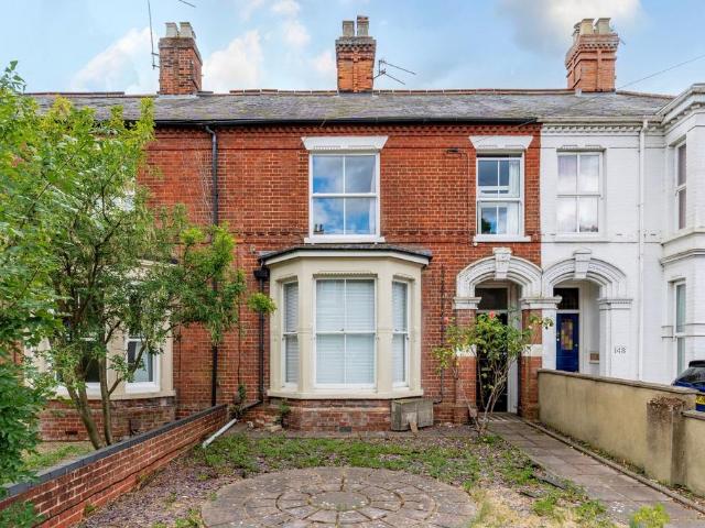 Flat for sale in Heigham Grove, East Bank
