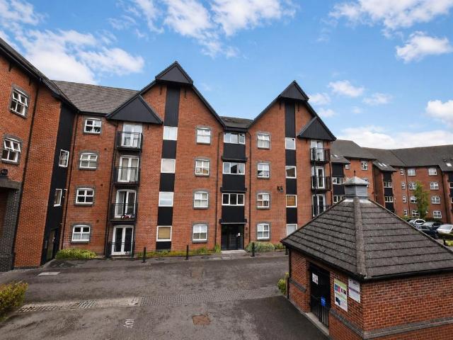 Flat for sale in Leighton-Linslade, Linslade