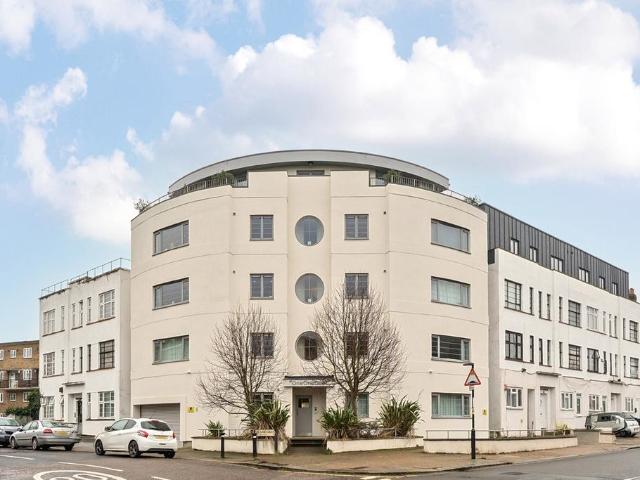 Flat for sale in London Borough of Lewisham, Greater London