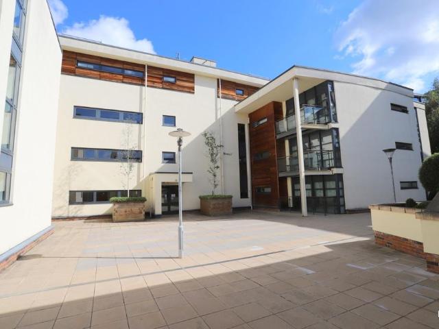 Flat for sale in Durham