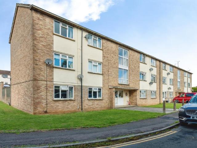 Flat for sale in Chippenham, Wiltshire