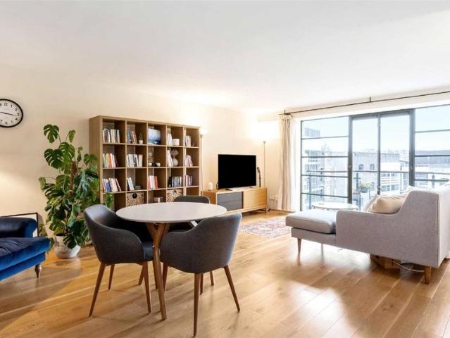 Flat for sale in Barnsbury, Greater London
