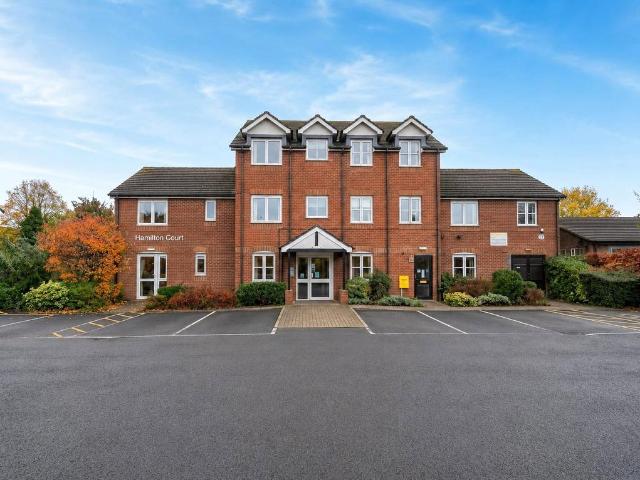 Flat for sale in Leighton-Linslade, Leighton Buzzard