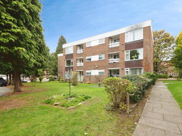 Flat for sale in Blossomfield, West Midlands