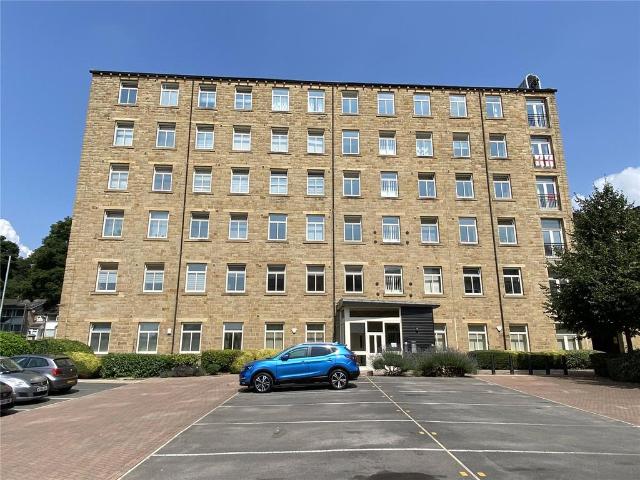 Flat for sale in Dewsbury, West Yorkshire