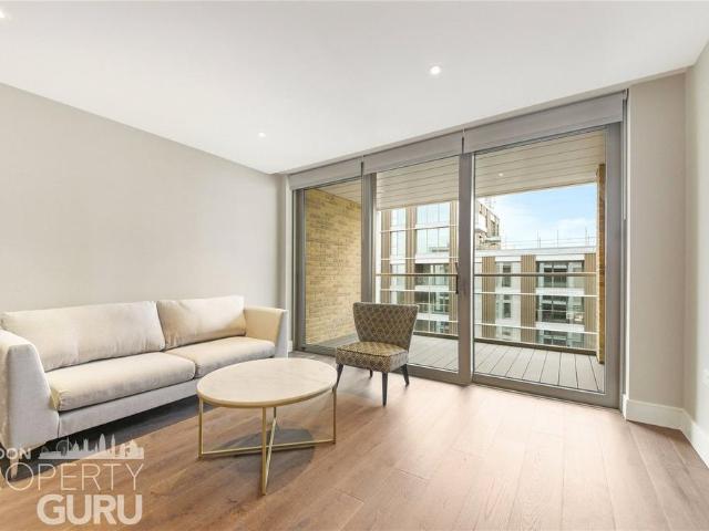 Flat for sale in Clapham Junction, Greater London