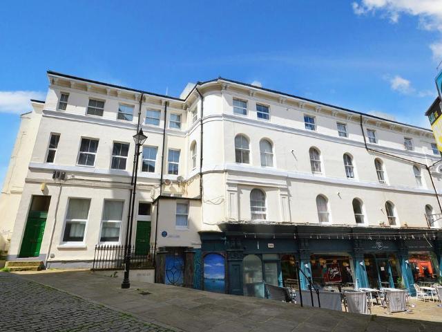 Flat for sale in Folkestone
