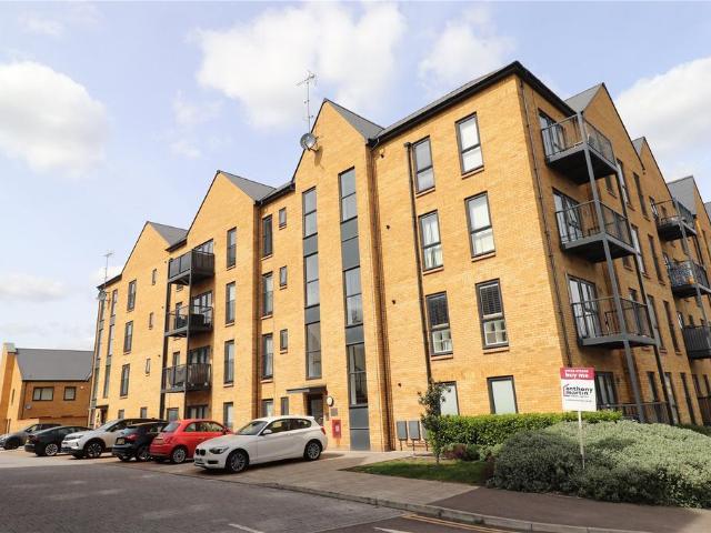 Flat for sale in Monks Orchard, Kent