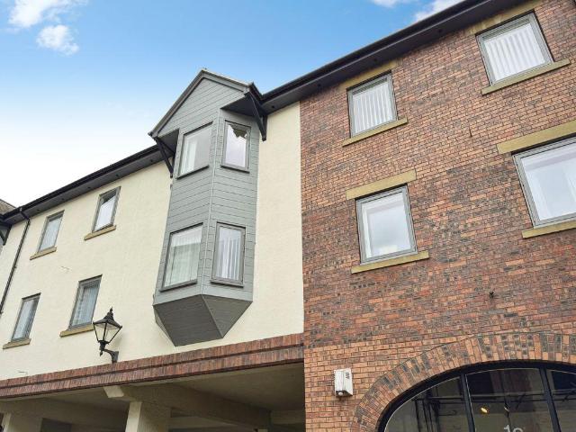 Flat for sale in Hexham, Northumberland