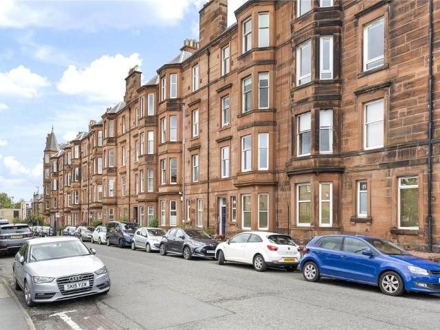 Flat for sale in Blackford, Scotland