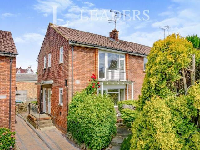 Flat for sale in New Town, Horsham