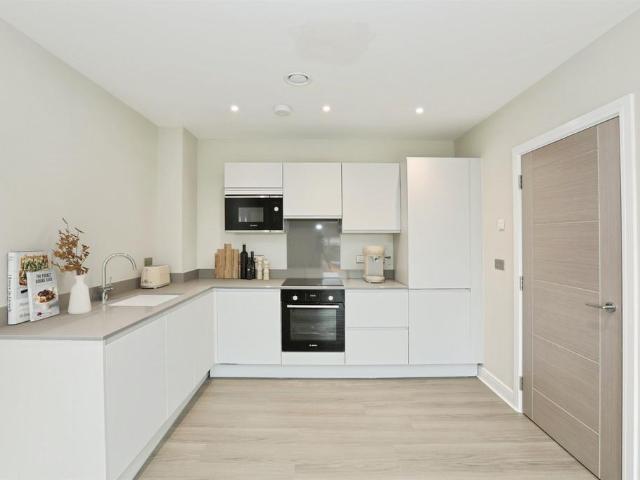 Flat for sale in The Butts, Kent