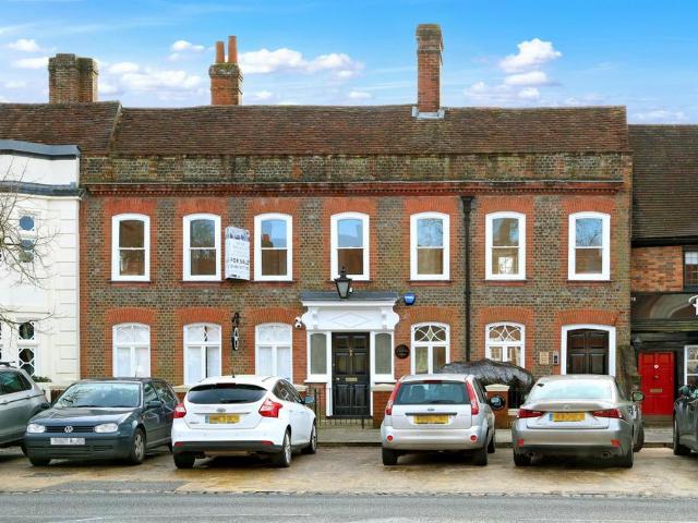 Flat for sale in Beaconsfield, Penn Bottom