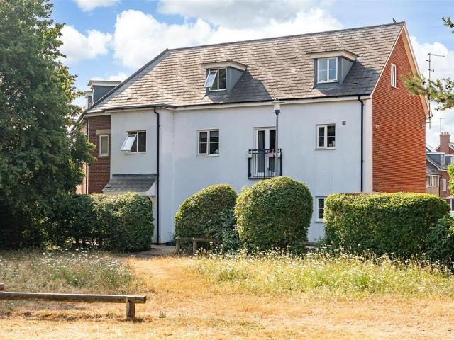 Flat for sale in Hertford, Colliers End