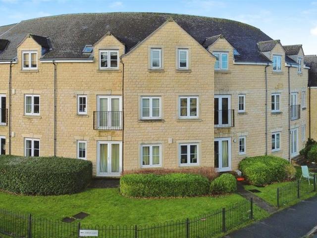 Flat for sale in Stone Chair, Northowram