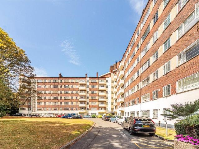 Flat for sale in London Borough of Islington, Greater London
