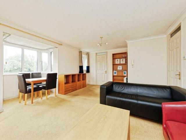 Flat for sale in St. Dunstan's, The Bridge