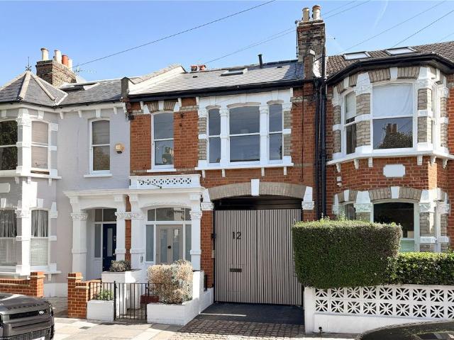Flat for sale in London Borough of Hammersmith and Fulham, Greater London