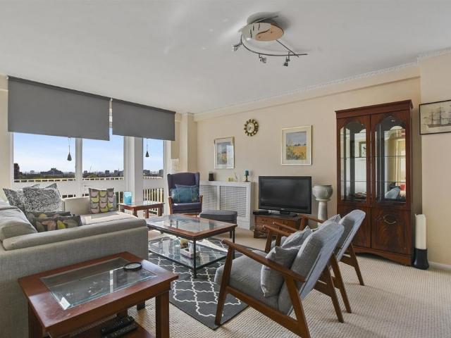 Flat for sale in St. John's Wood, Greater London