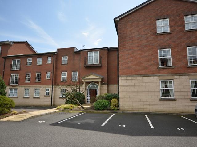 Flat for sale in Park Lane, Bury
