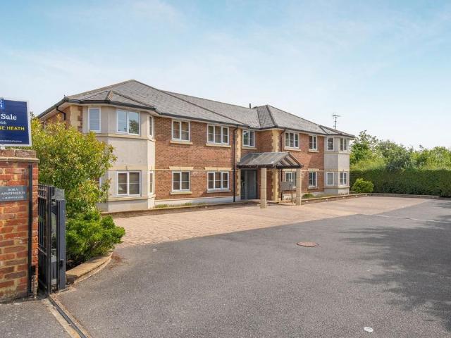 Flat for sale in Clewer Village, Windsor