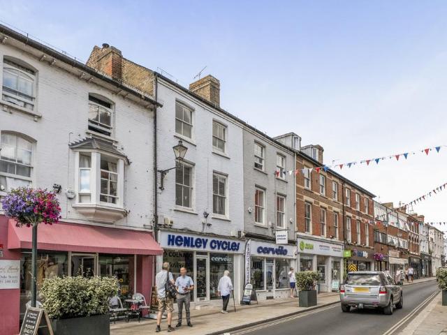 Flat for sale in Henley-on-Thames, Berrick Salome