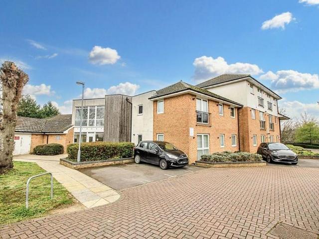 Flat for sale in Weston Common, City Of Southampton