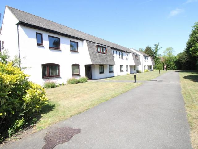 Flat for sale in Emerson Park, Greater London