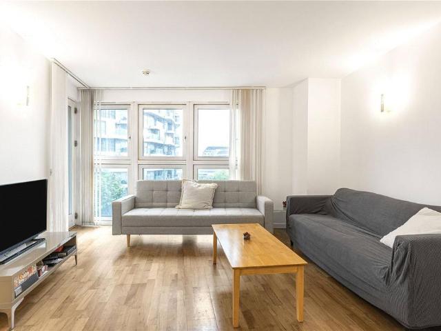 Flat for sale in Greenwich Peninsula, Greater London