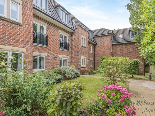 Flat for sale in Bagslate Moor, Burnedge